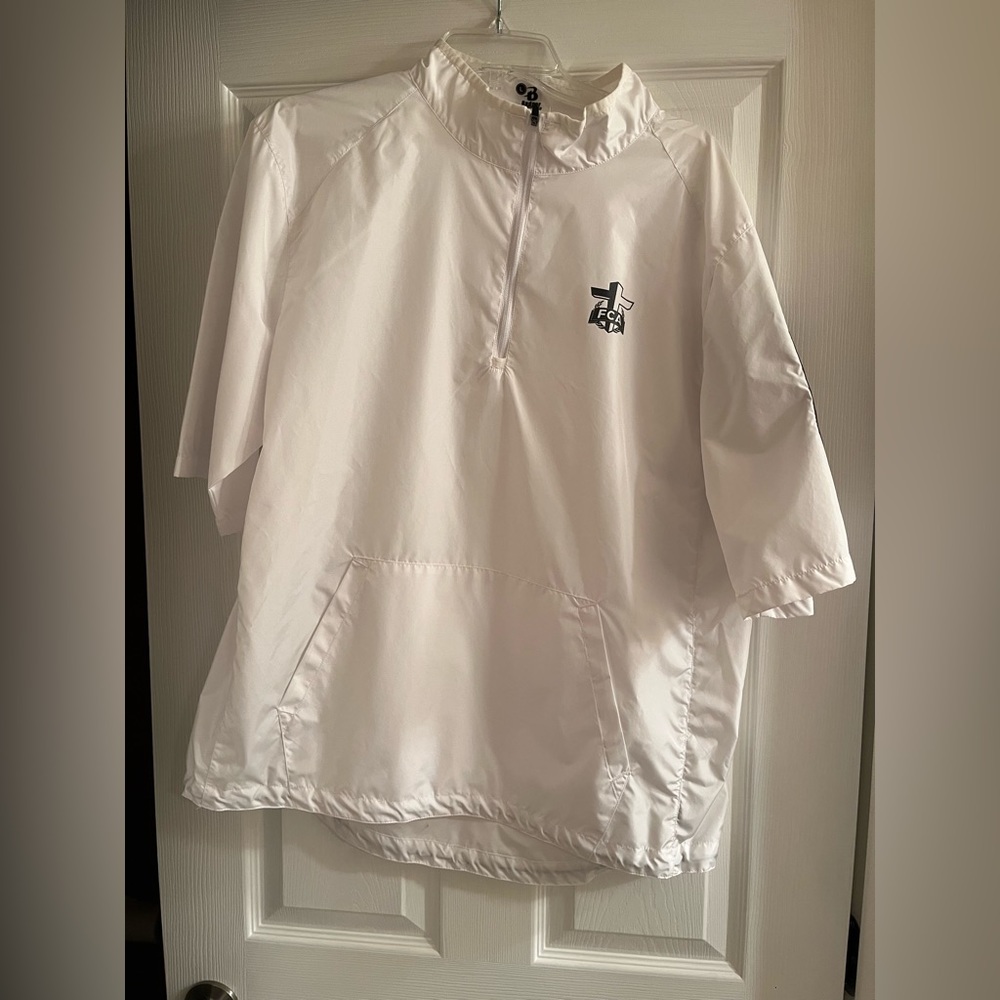 Badger Men’s FCA short sleeve pullover. Large